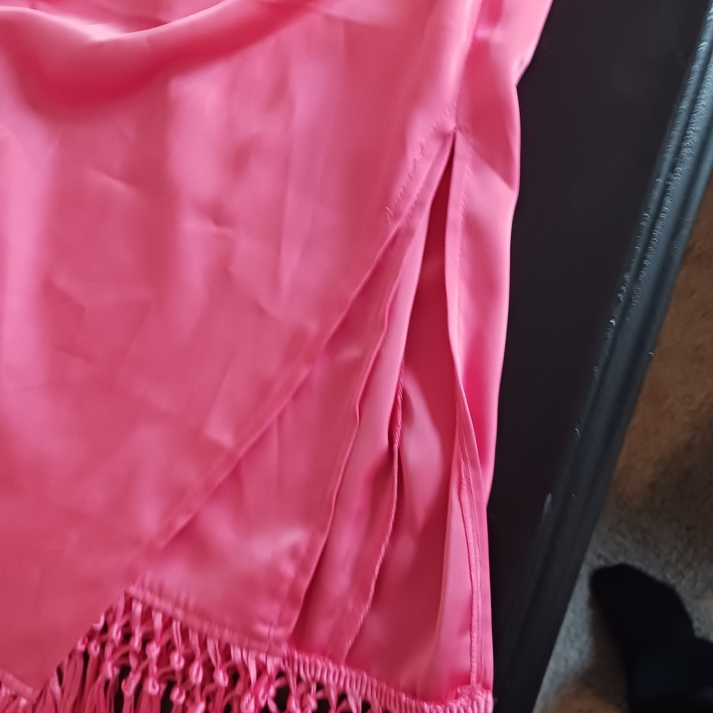 2/$30 DEAL!! Rachel Zoe Fuchsia Satin Skirt - Picture 5 of 8